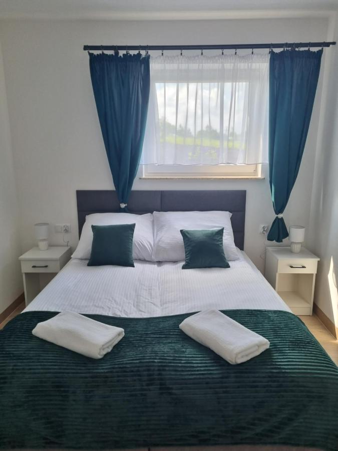 Apartamenty Jelen Pod Grapom Banska Nizna Exterior photo